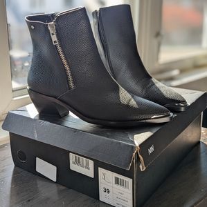 Matt & Nat EVEX Women's Vegan Chelsea Boots • BRAND NEW • size 39 US 8